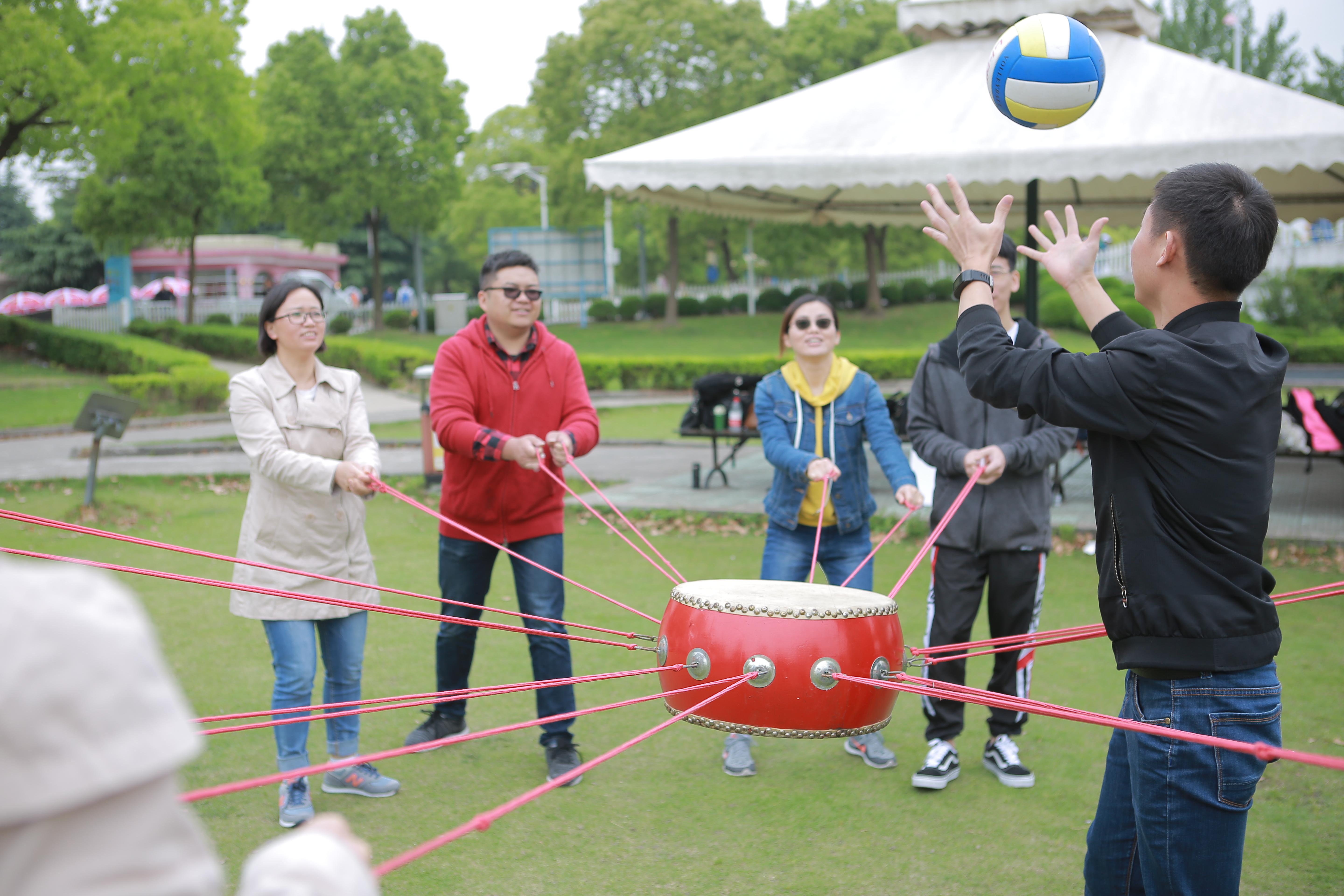 凝(ning)心聚力、信任互助--百傲2019年東方綠舟搨展(zhan)培訓(xun)