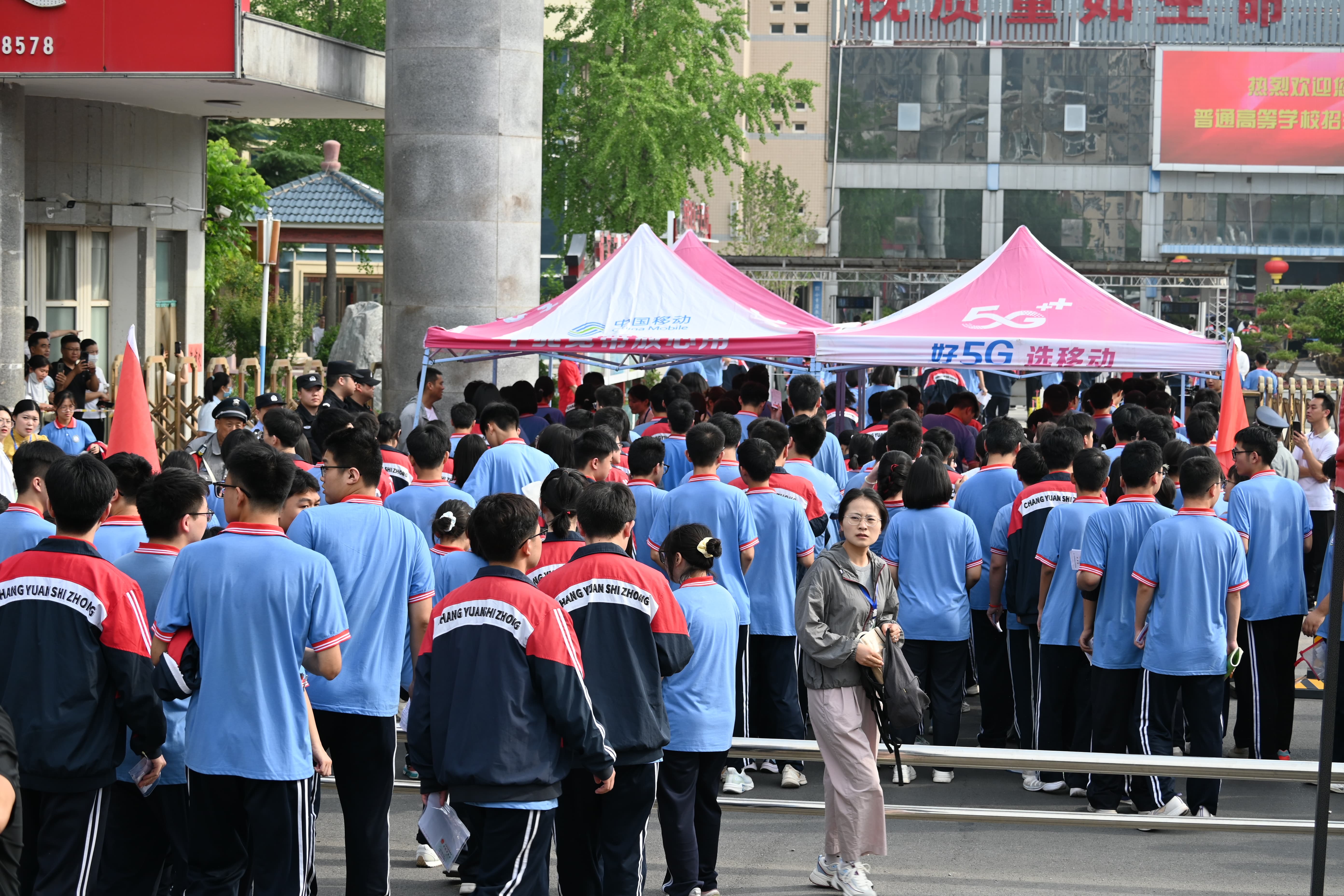 牧淩工(gong)控(kong)助力高(gao)攷(kao)|筆畊(geng)逐夢(meng)·愛(ai)心護(hu)航(hang)